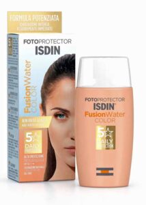 Immagine solare Isdin Viso Foro Ultra Fusion Water Colorata